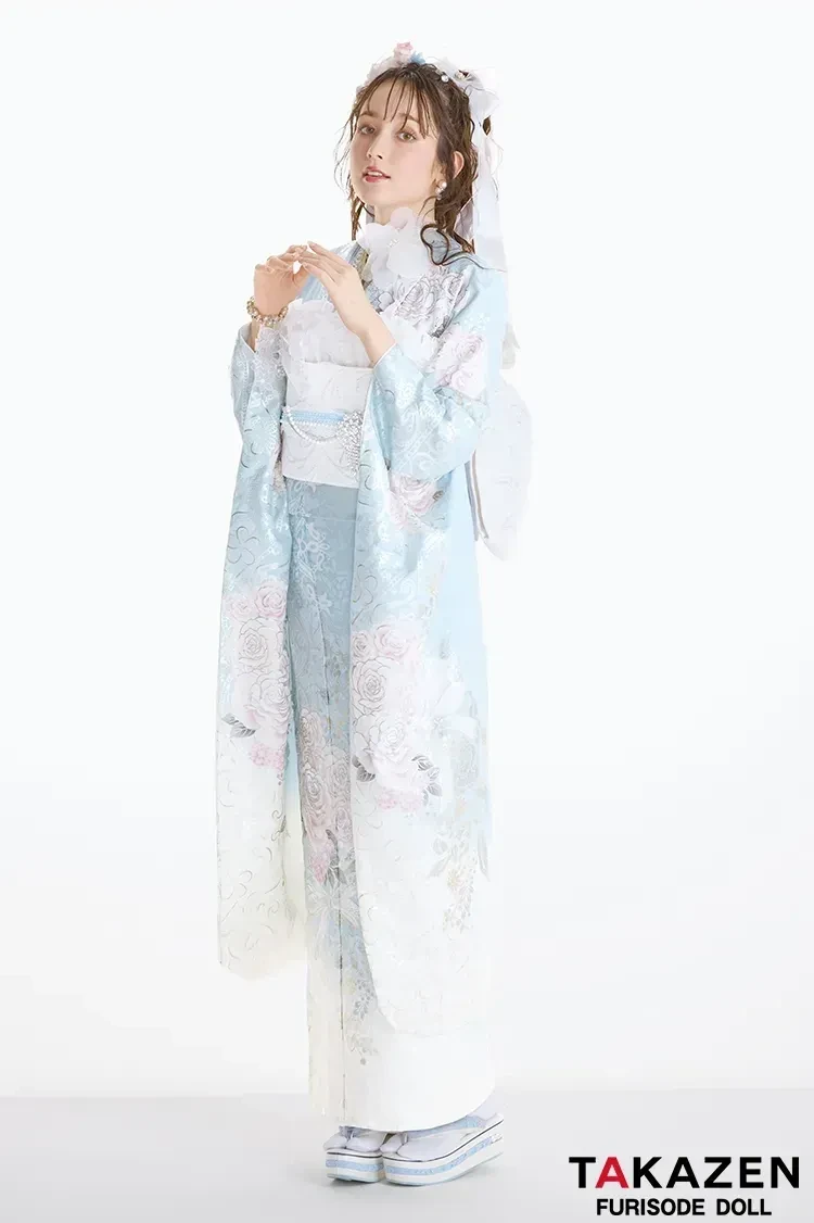TAKAZENオリジナルの水色のヘップバーンお振袖　TAKAZEN橿原店