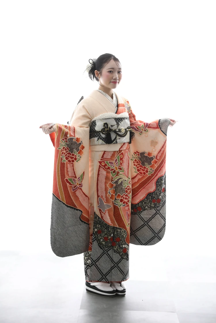 TAKAZEN奈良店でママ振をイマドキ可愛くコーディネートして前撮り撮影をするお客様の様子