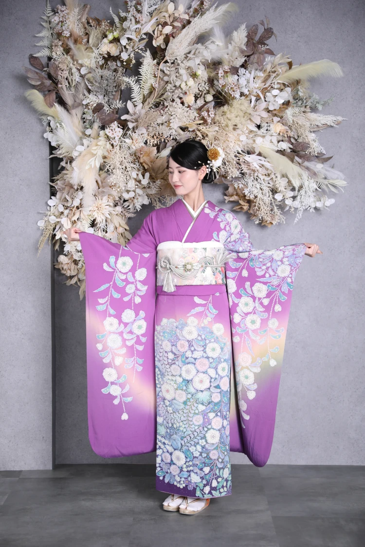 TAKAZEN奈良店でママ振をイマドキ可愛くコーディネートして前撮り撮影をするお客様の様子