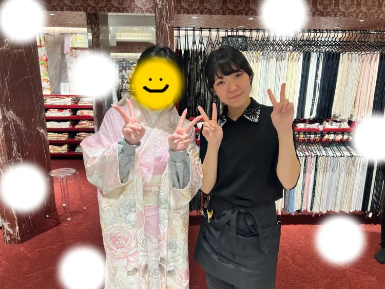TAKAZEN東京表参道店FlagshipでTAKAZENオリジナルコスメカラーのピンク色お振袖をレンタルでご契約いただいたお客様の紹介。