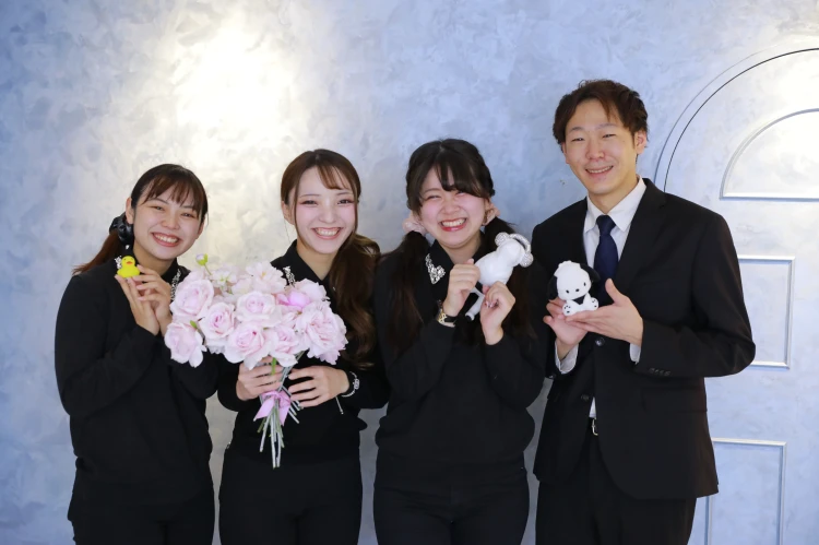 TAKAZEN心斎橋店のスタッフ集合写真