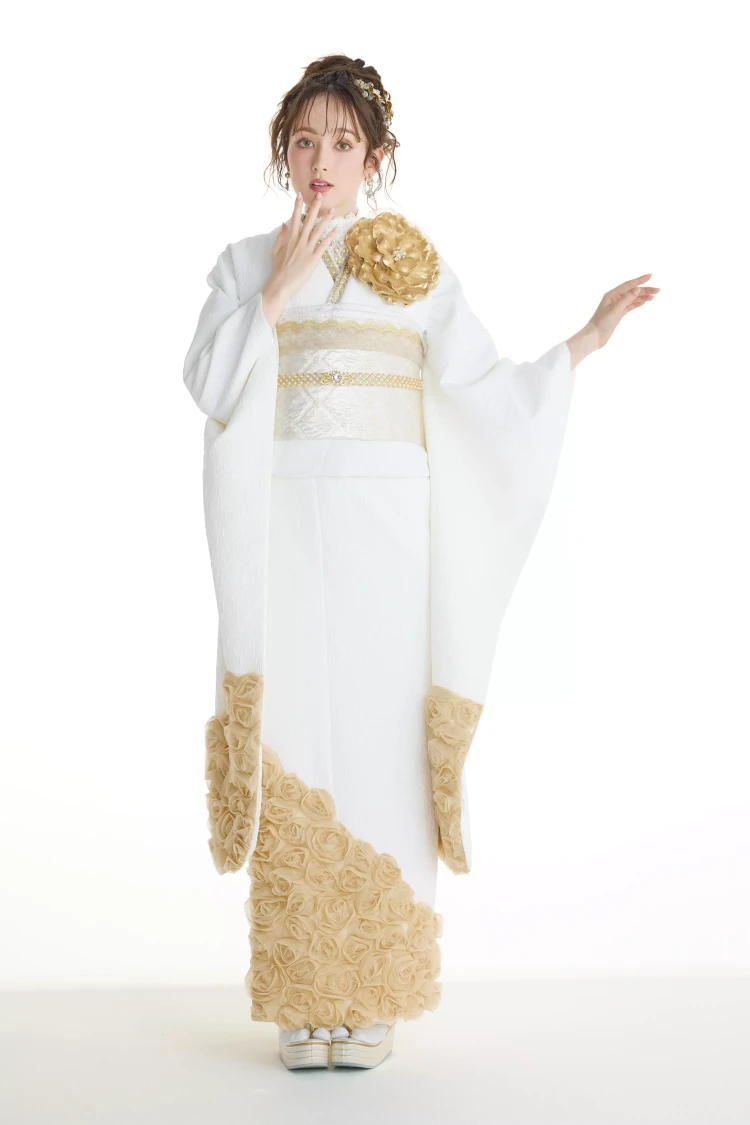 TAKAZEN姫路店　振袖　成人式　キラキラ振袖姫路　スワロフスキー振袖姫路　白地振袖　イマドキカワイイ洋風振袖