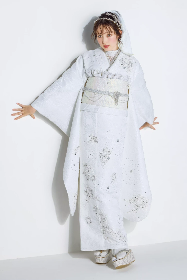 TAKAZEN姫路店　振袖　成人式　姫路振袖　高砂振袖　加古川振袖　振袖レンタル　ドレス振袖　白振袖　黒振袖　ドット柄振袖