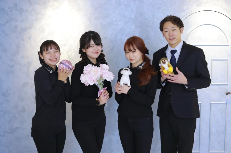 TAKAZEN心斎橋店のスタッフ集合写真