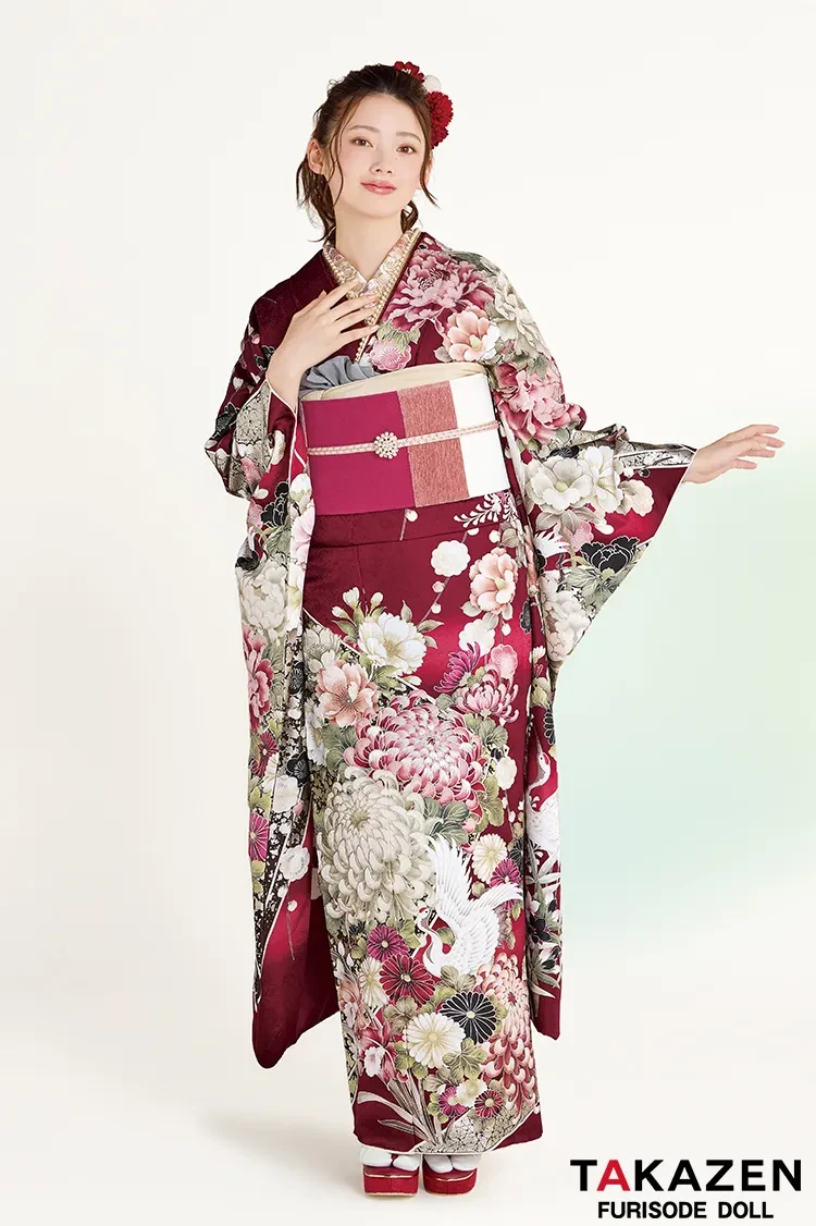 無病息災を願う鶴柄のエンジの振袖