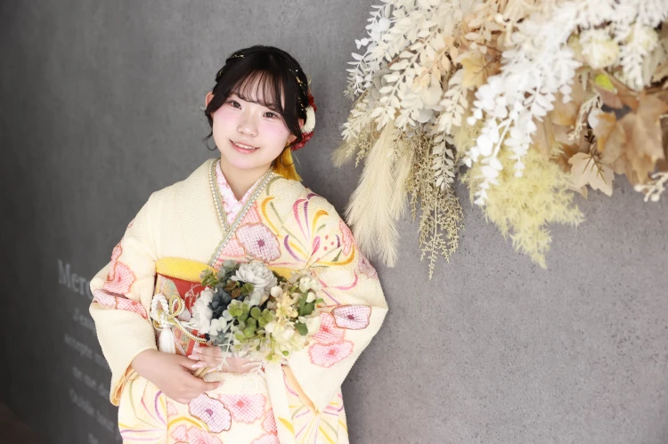 TAKAZEN橿原店のコラム。ママ振袖コーディネート。