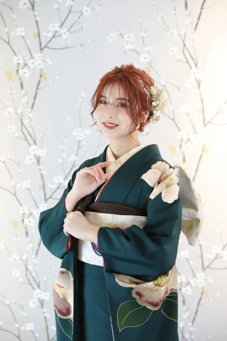 大人っぽいルーズスタイルのシニヨンヘア　髪飾り　ヘアアクセサリー/ヘアアレンジ　ヘアセット