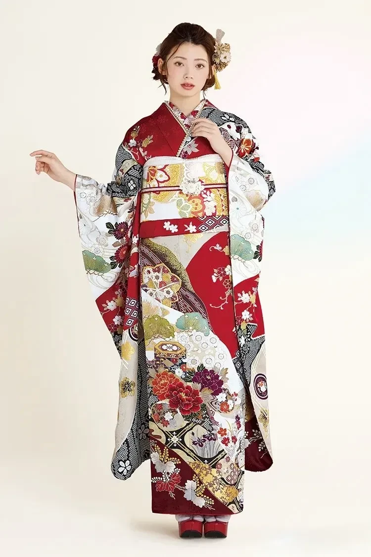 昔ながらの正統派古典赤色ベースのお振袖のご紹介