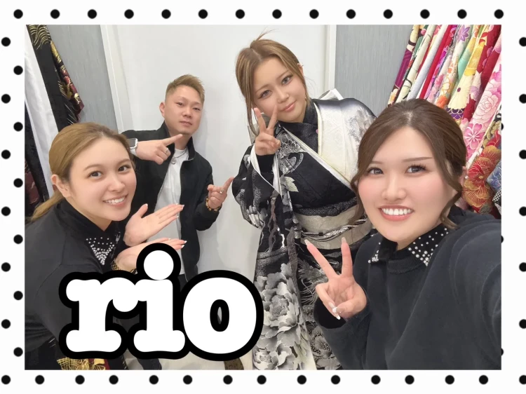 TAKAZENオリジナルキラキラシルバー龍のお振袖。TAKAZEN橿原店