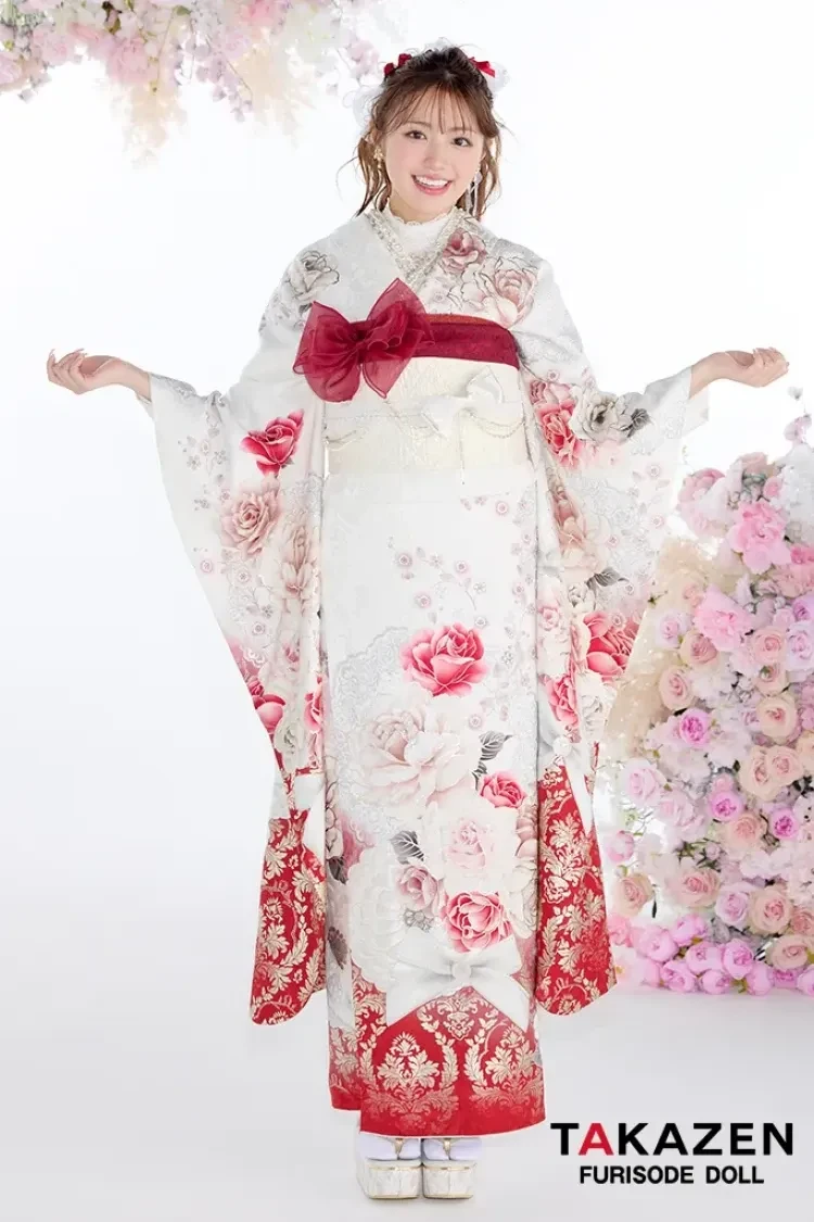 TAKAZENのレンタル振袖 最新作ヘップバーンローズ赤色/白のコーディネート例