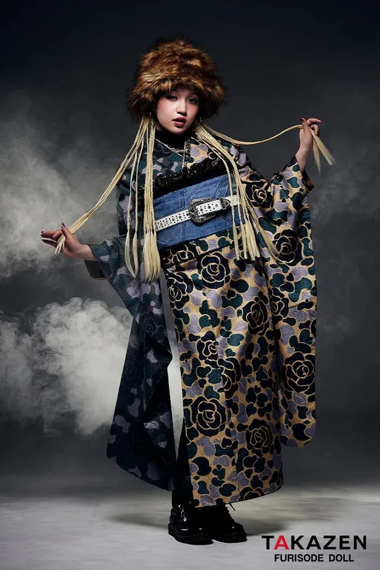 ストリート映え抜群エイプ風振袖の着こなし