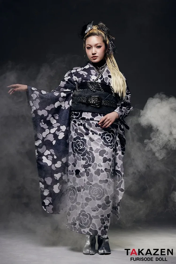 ストリート映え抜群エイプ風振袖の着こなし