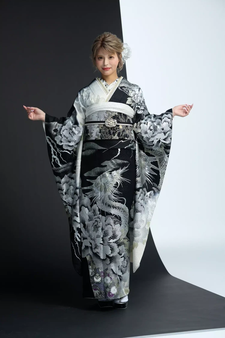 TAKAZEN姫路店　姫路市　成人式　振袖　加古川成人式振袖　加古川振袖レンタル　黒シルバー振袖　龍振袖　派手振袖　今井アンジェリカ振袖　