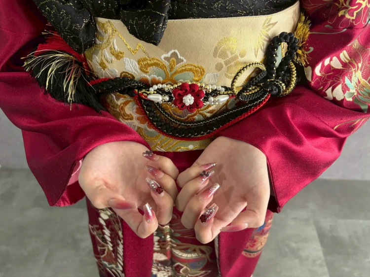 TAKAZEN奈良店で前撮り撮影会をしたお客様のネイルをご紹介