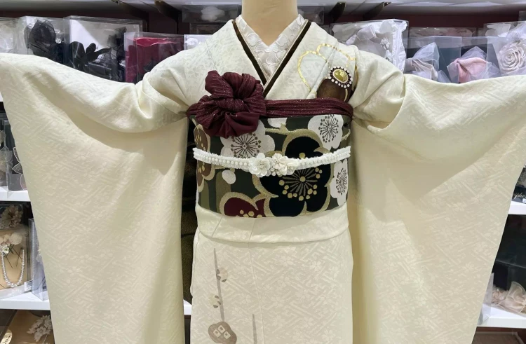 TAKAZEN姫路店　姫路市　成人式　振袖　加古川振袖　神崎郡振袖　神河町振袖　姫路振袖レンタル　白地シンプル振袖　