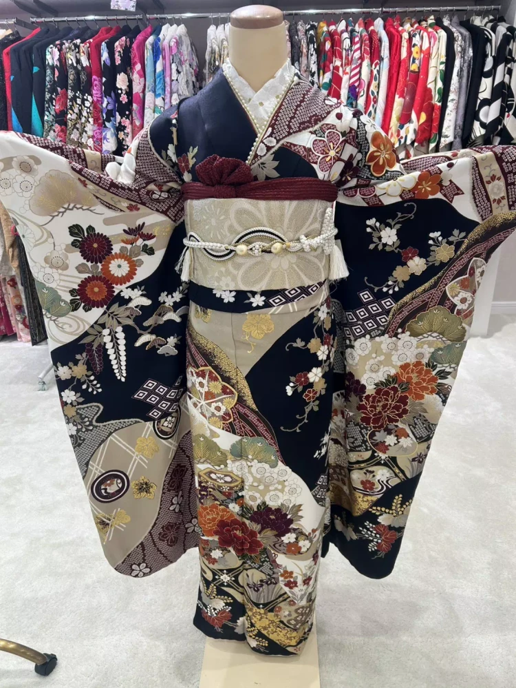 TAKAZEN神戸旧居留地紺色王道の正統派古典のお振袖のご紹介