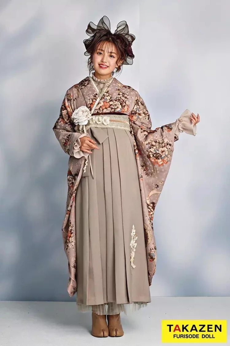 TAKAZEN神戸旧居留地ダスティーカラーの大人っぽい落ち着いたイマドキな袴コーデ