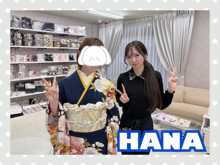 紺色の古典柄お振袖を綺麗に着こなすお客様の様子