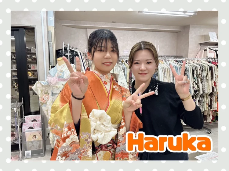 TAKAZEN奈良店でママ振袖をTAKAZENの小物でコーディネート。持ち込みフォトプランでご契約いただいたお客様のご紹介。