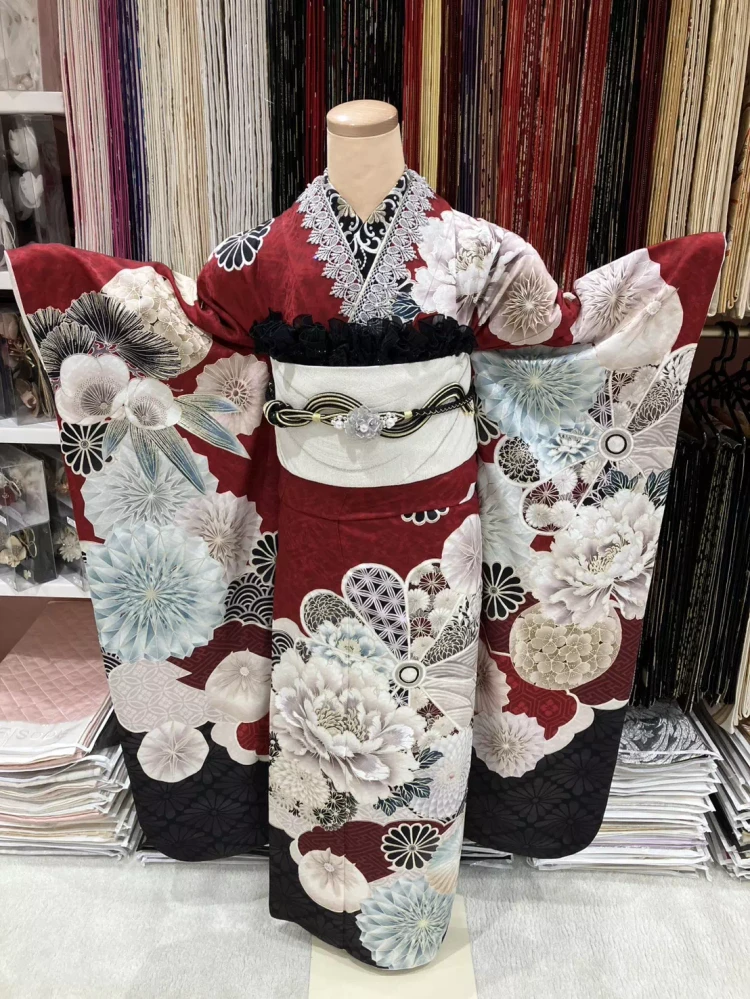 TAKAZEN姫路店　振袖　成人式　古典　　エンジ振袖　赤古典振袖　大柄振袖　TAKAZEN振袖　姫路振袖　加古川振袖　高砂振袖　太子振袖　中村里砂　メーカーブランド
