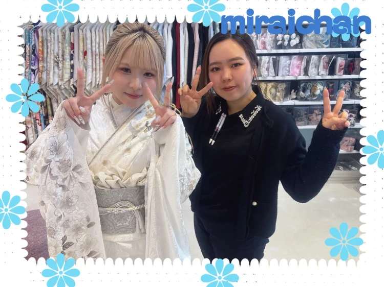 TAKAZEN堺店での白のヴィンテージお振袖ご着用のお客様のご紹介。