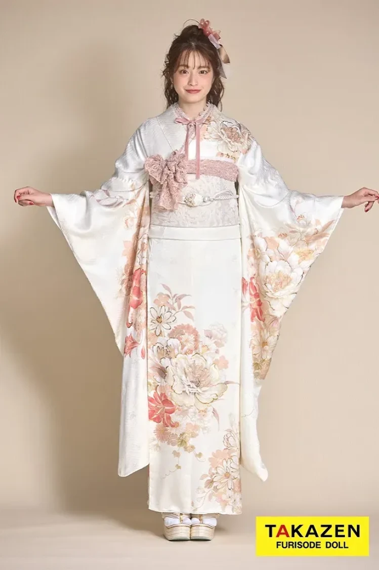 TAKAZENのレンタル振袖 くすみカラーガーリー白色・サーモンピンク/淡い色のコーディネート例