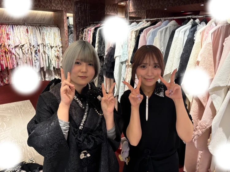 TAKAZEN東京表参道店Flagshipで大人気シュシュの黒のお振袖を成人式レンタルでご契約いただいたお客様の紹介。