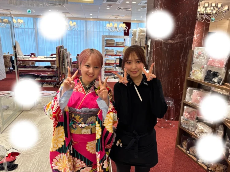 渋谷区、港区でレトロ古典の被らない振袖をご契約したお客様のご紹介。TAKAZEN東京表参道店Flagship