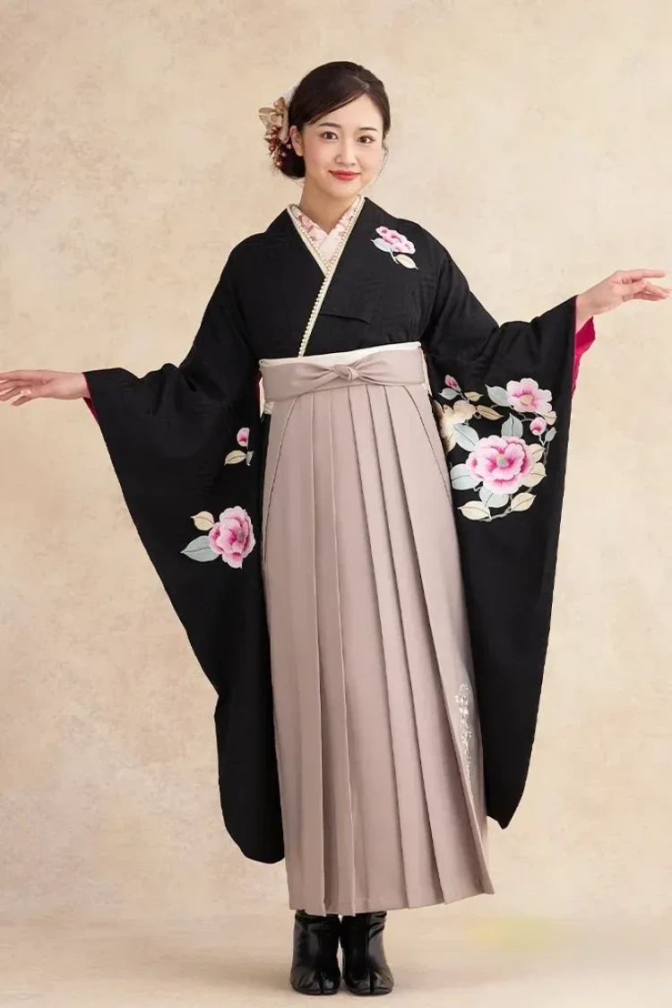 古典柄で卒業式らしく大人ぽい袴のコーデ