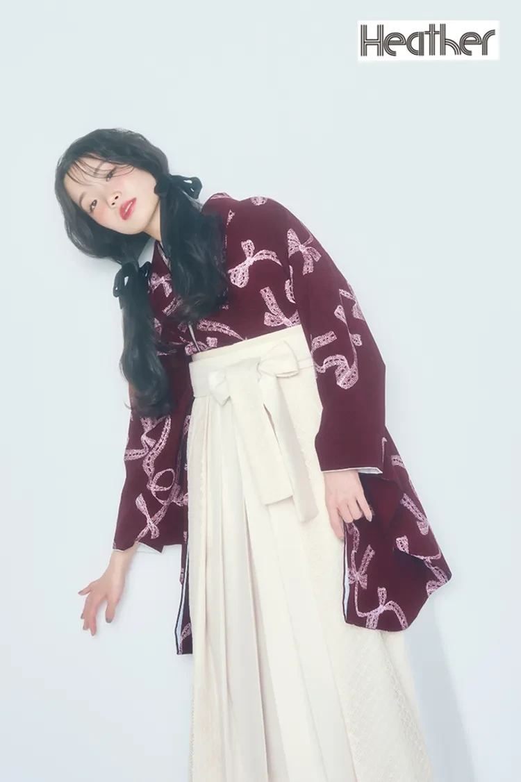 TAKAZENのレンタル袴 Heatherブランド袴 エンジ/ワインレッド リボン柄 フェミニン ガーリー かわいい お人形さんみたいな袴【通販可】R27035
