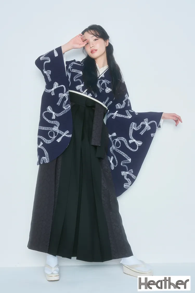 TAKAZENのレンタル袴 Heatherブランド袴　ネイビー/紺色　リボン柄　フェミニン　ガーリー　かわいい　人と被らない袴【通販可】R27034