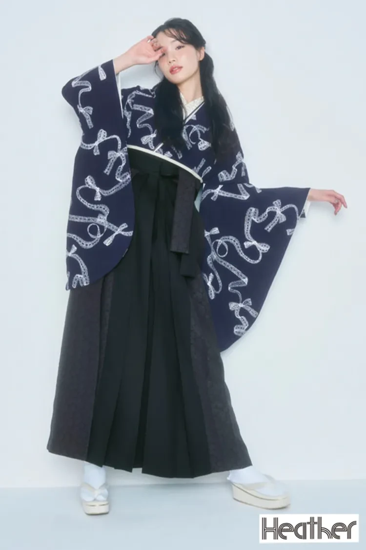 TAKAZENのレンタル袴 Heatherブランド袴　ネイビー/紺色　リボン柄　フェミニン　ガーリー　かわいい　人と被らない袴【通販可】R27034