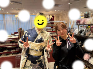 渋谷区、港区、TAKAZEN東京表参道店Flagshipでフォトプランをご契約のお客様のご紹介。紺色で大人っぽいコーディネート。