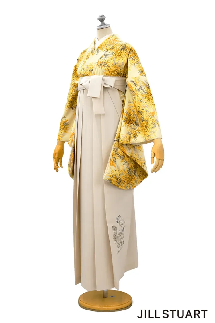 TAKAZENのレンタル袴 JILL STUARTブランド袴　ヴィンテージスタイル　イエロー　ミモザ　きれいめ　大人っぽい　お洒落　ブーツコーデ【通販可】R27020