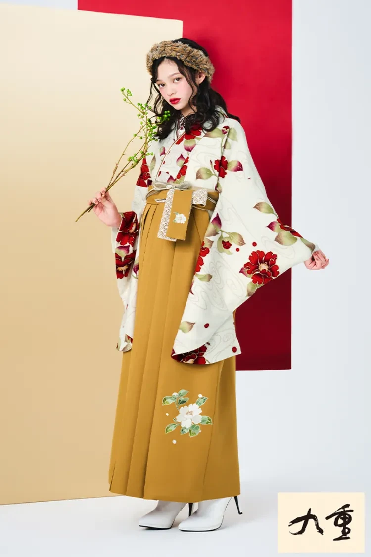 TAKAZENのレンタル袴 九重ブランド袴　白地/赤　牡丹柄　正統派古典　レトロモダン　清楚　大人っぽい　きれいめ【通販可】R27025