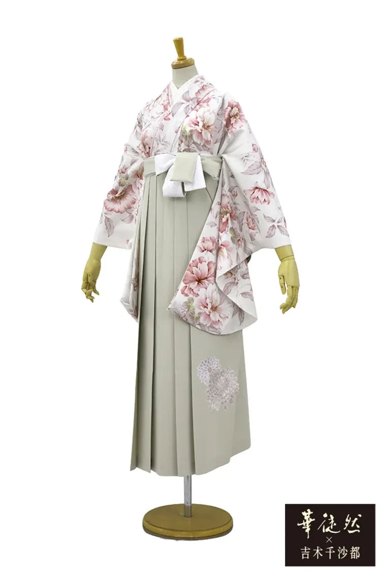 TAKAZENのレンタル袴 華徒然×吉木千沙都ブランド袴　クリーム/ピンク　淡い色　ボタニカルフラワー　ガーリーな袴　かわいい【通販可】R27044