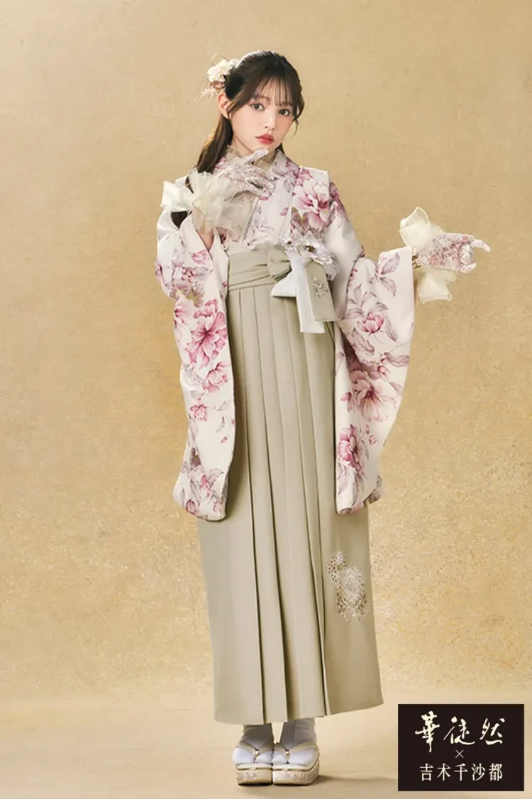 TAKAZENのレンタル袴 華徒然×吉木千沙都ブランド袴　クリーム/ピンク　淡い色　ボタニカルフラワー　ガーリーな袴　かわいい【通販可】R27044