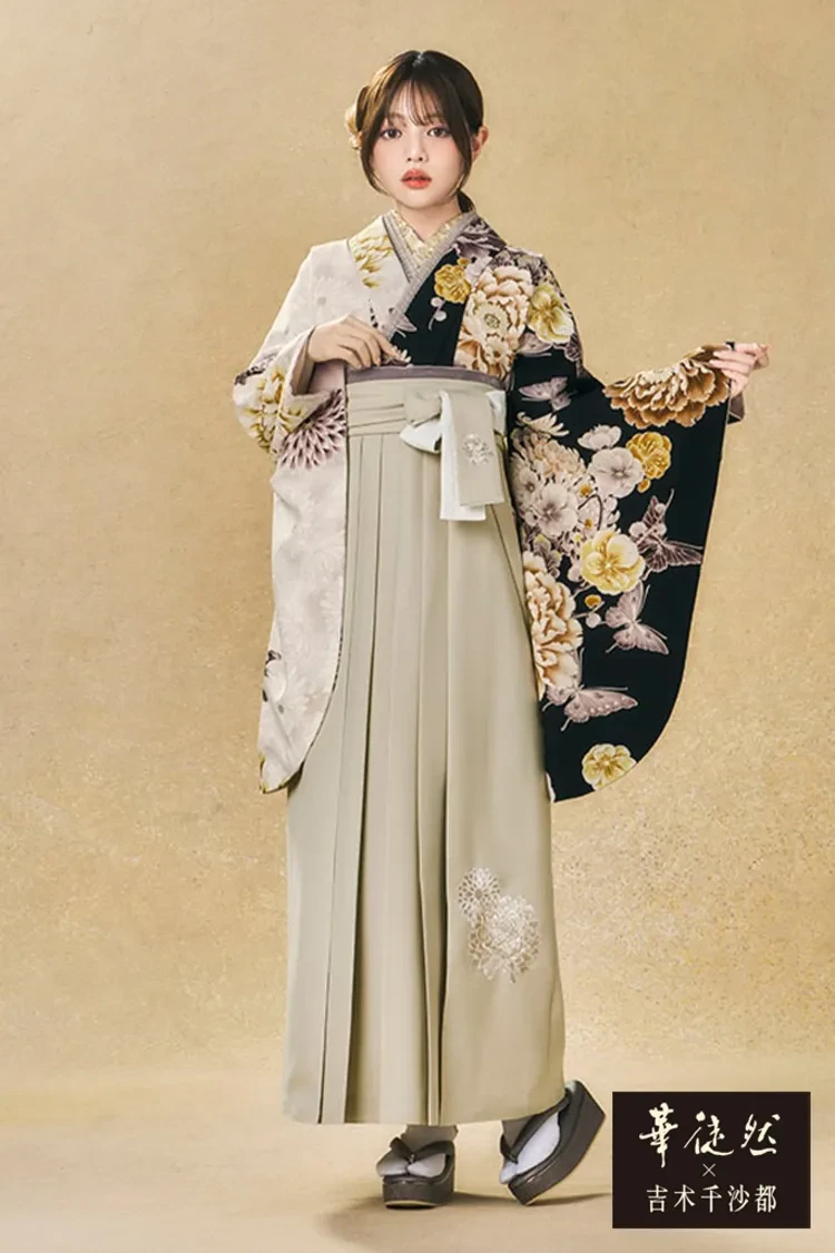 TAKAZENのレンタル袴 華徒然×吉木千沙都ブランド袴　黒/アイボリー　和柄/蝶々柄　大人っぽい　くすみ系　きれいめ袴【通販可】R27047