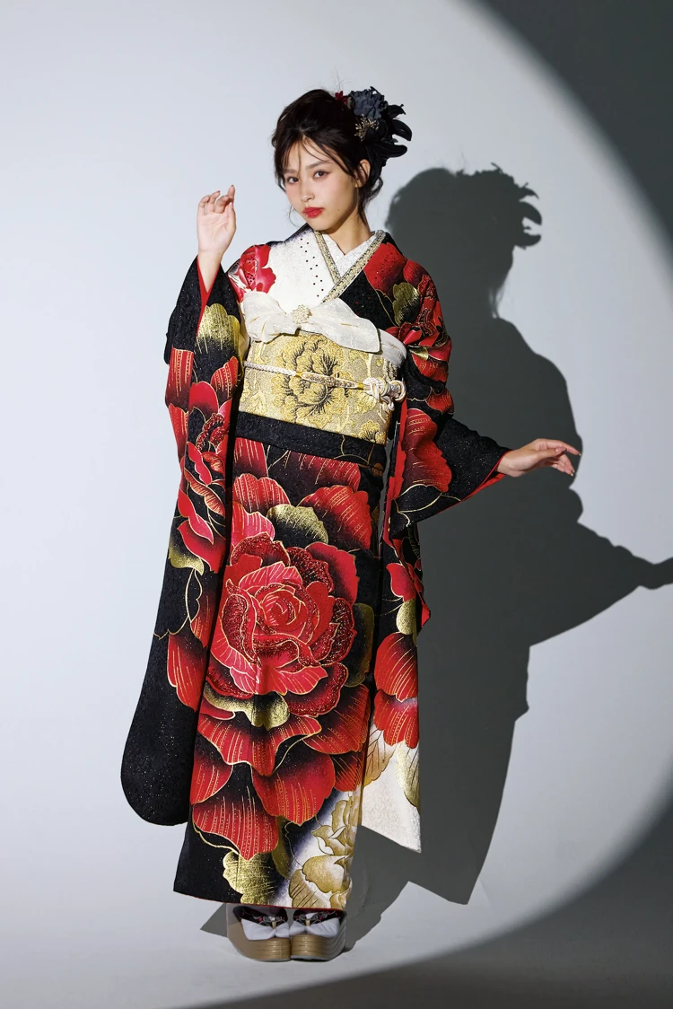 渋谷区、港区で振袖レンタルをお探しの方へ。大人気モードの赤色お振袖のご紹介