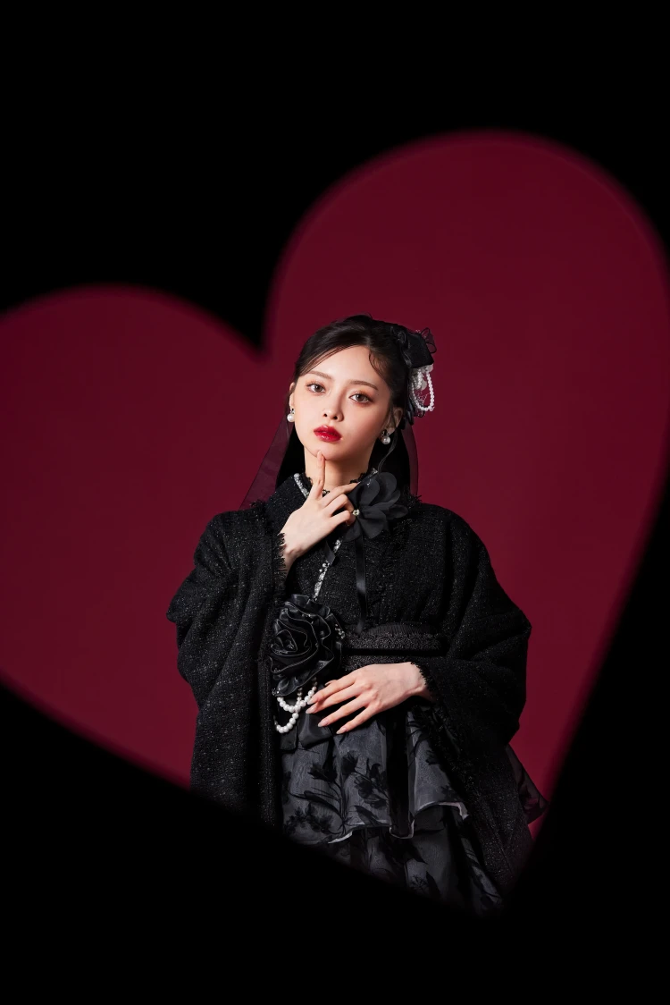 Shihoが着こなすエレガントなドレス袴