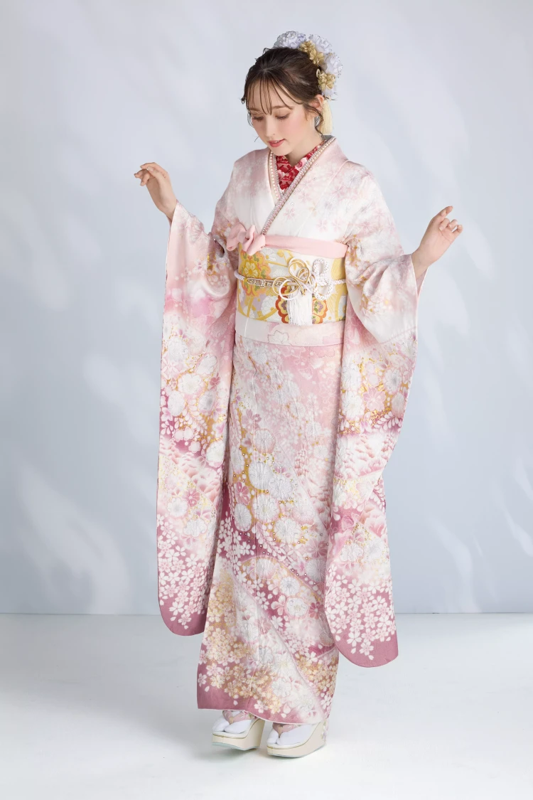 TAKAZEN姫路店　姫路振袖　加古川振袖　振袖レンタル　ヘップバーン　キラキラ　洋風　薔薇柄　オールブラック　古典柄　赤地古典　ピンク