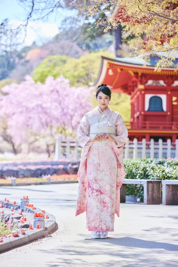 TAKAZEN×天翔天音in勝尾寺　関芳　最高級金彩刺繍絞り友禅のピンクでスワロフスキー付きのプレミアム古典お振袖