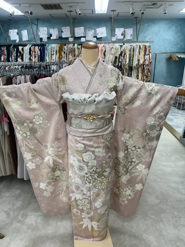 TAKAZEN心斎橋店　　振袖レンタル　ピンクのくすみカラー　