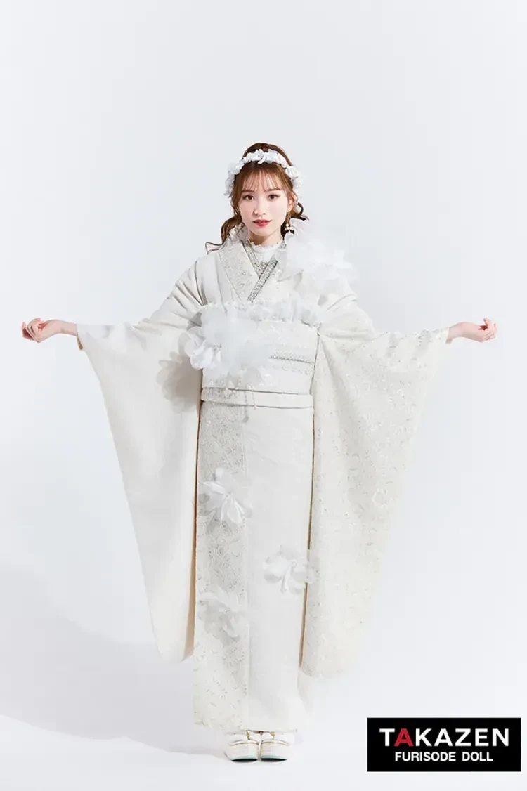 TAKAZENオリジナルのヘップバーンシュシュシリーズ白の立体花がついたレンタル振袖コーディネート例