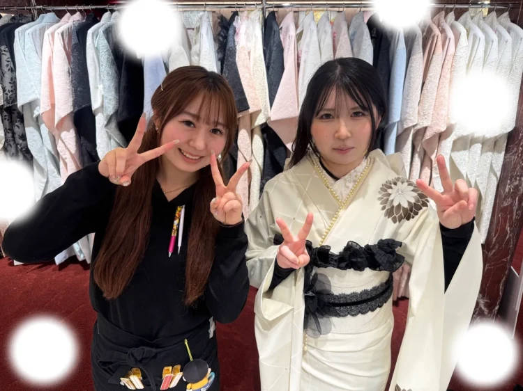 TAKAZEN東京表参道店Flagshipの安カワのかわいい振袖をレンタルでご契約いただいたお客様の紹介。