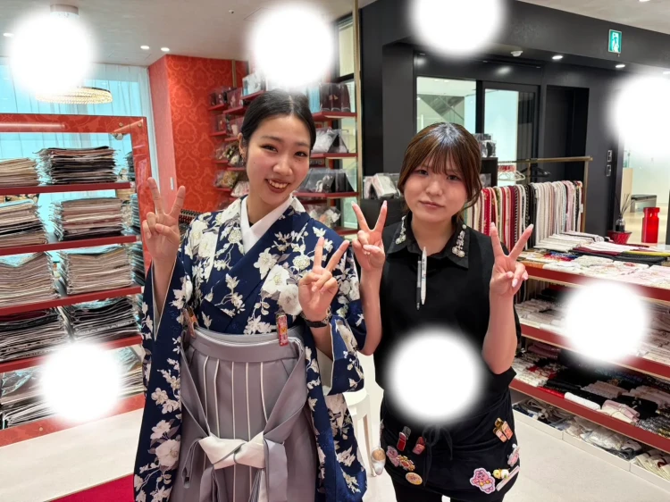 大阪梅田卒業式袴レンタル　紺色くすみカラー袴
