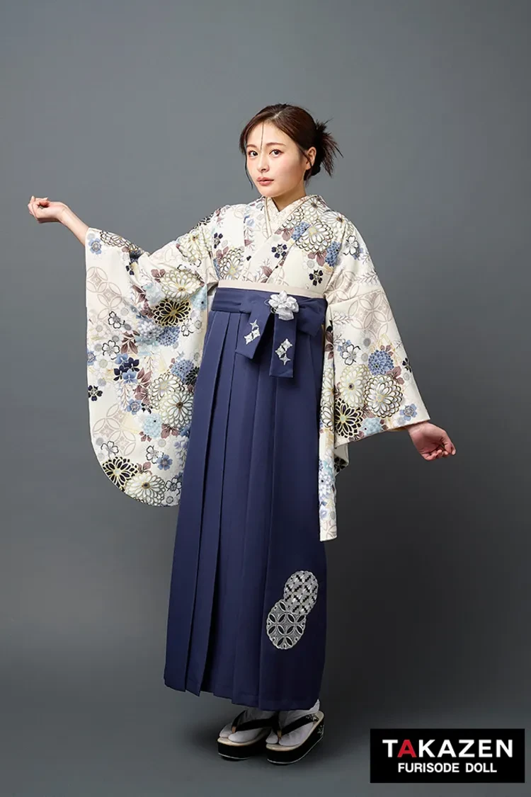 TAKAZENのレンタル袴 くすみ古典袴　クリーム/ネイビー　菊柄　大人かわいい　おしゃれ　きれいめ　【ECサイト限定】R27048