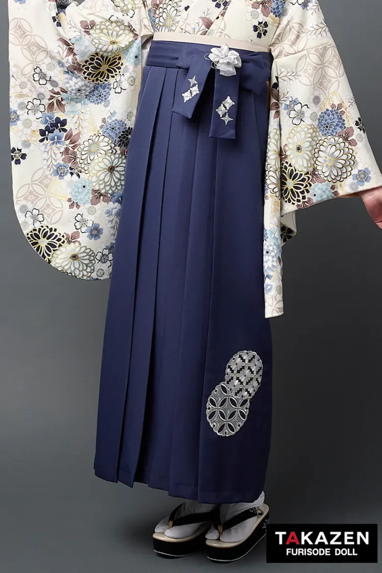 TAKAZENのレンタル袴 くすみ古典袴　クリーム/ネイビー　菊柄　大人かわいい　おしゃれ　きれいめ　【ECサイト限定】R27048
