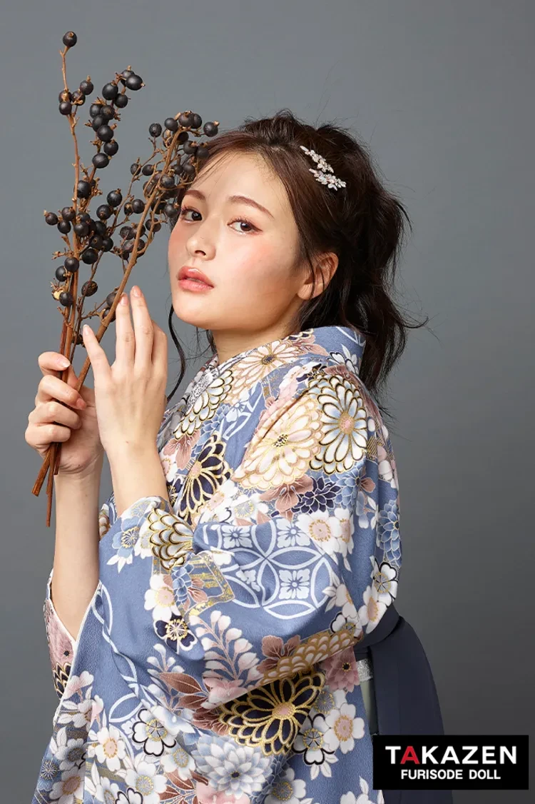 TAKAZENのレンタル袴 くすみ古典袴　くすみブルー　菊柄　大人っぽい　きれいめ　清楚　透明感　上品【ECサイト限定】R27050