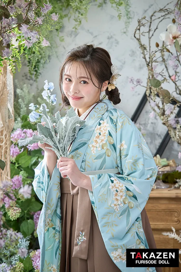 TAKAZENのレンタル袴 くすみカラー古典袴　くすみブルー　ボタニカルフラワー　透明感のある袴　おしとやか　清楚【ECサイト限定】R27055